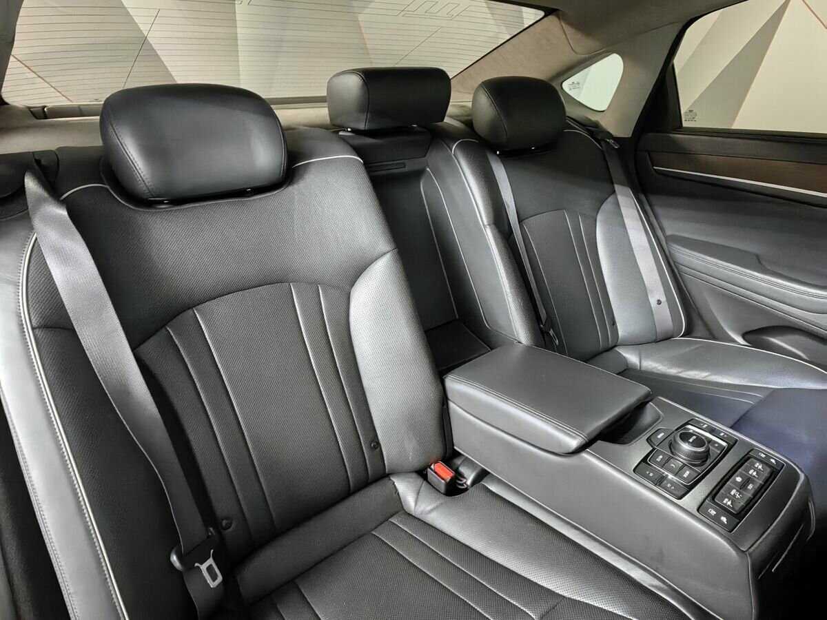 Hyundai Genesis 2014 года с пробегом. Фото: #12