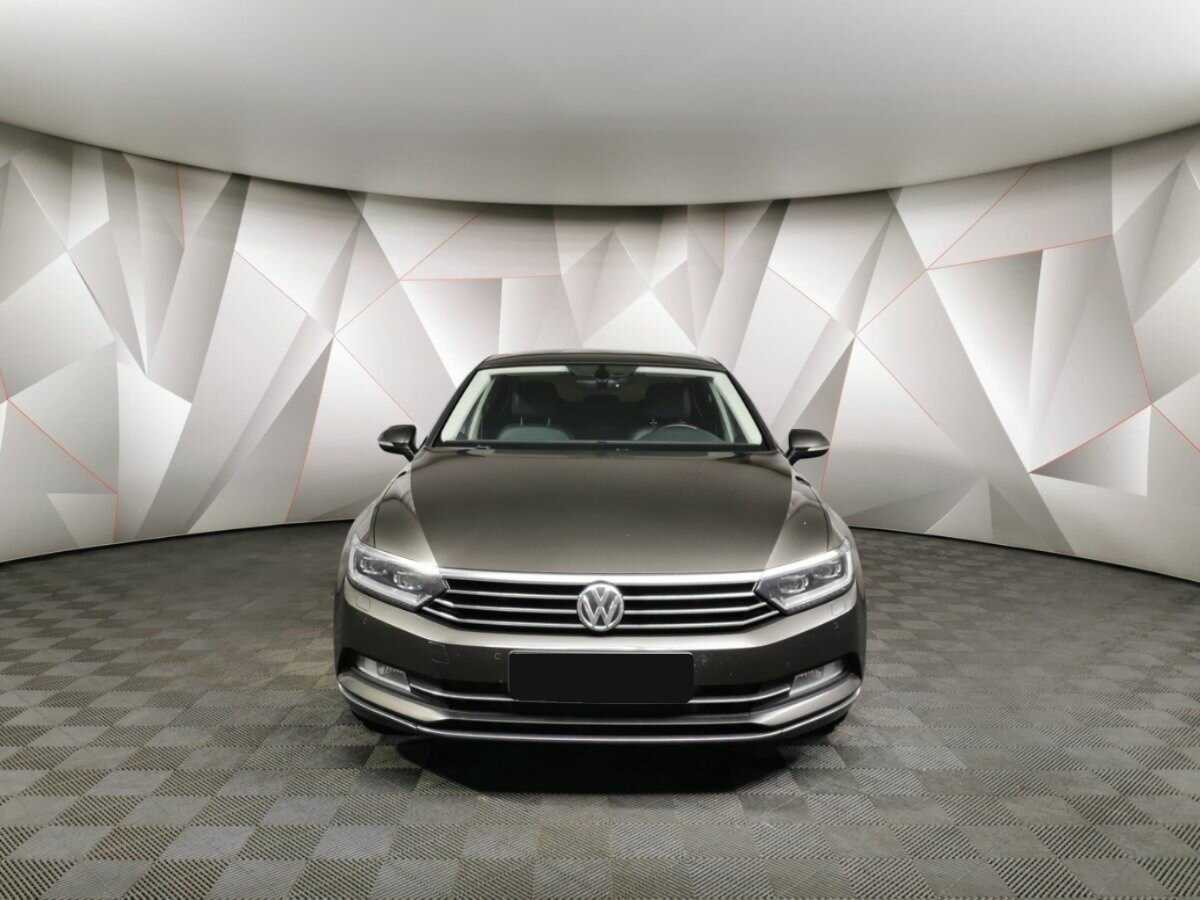 Volkswagen Passat 2018 года с пробегом. Фото: #6