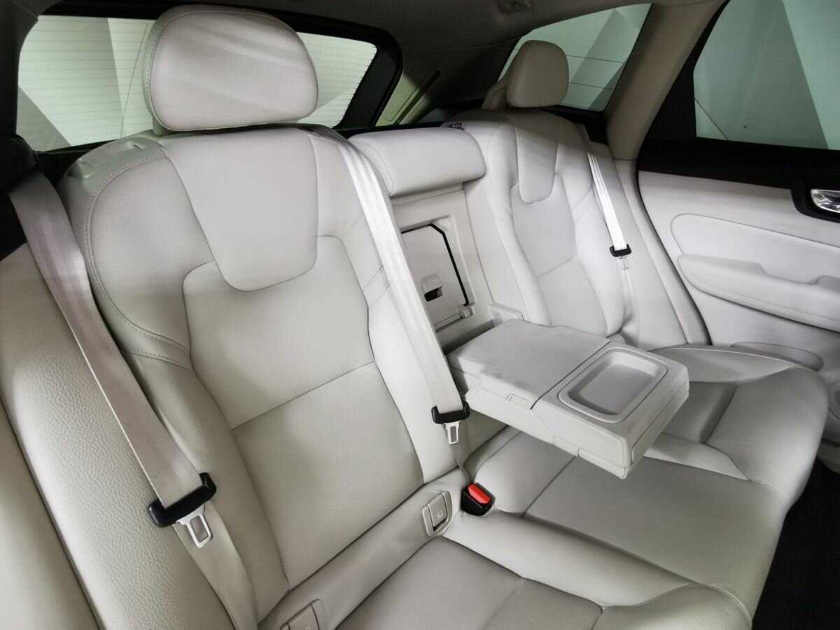 Volvo XC60 2018 года с пробегом. Фото: #12