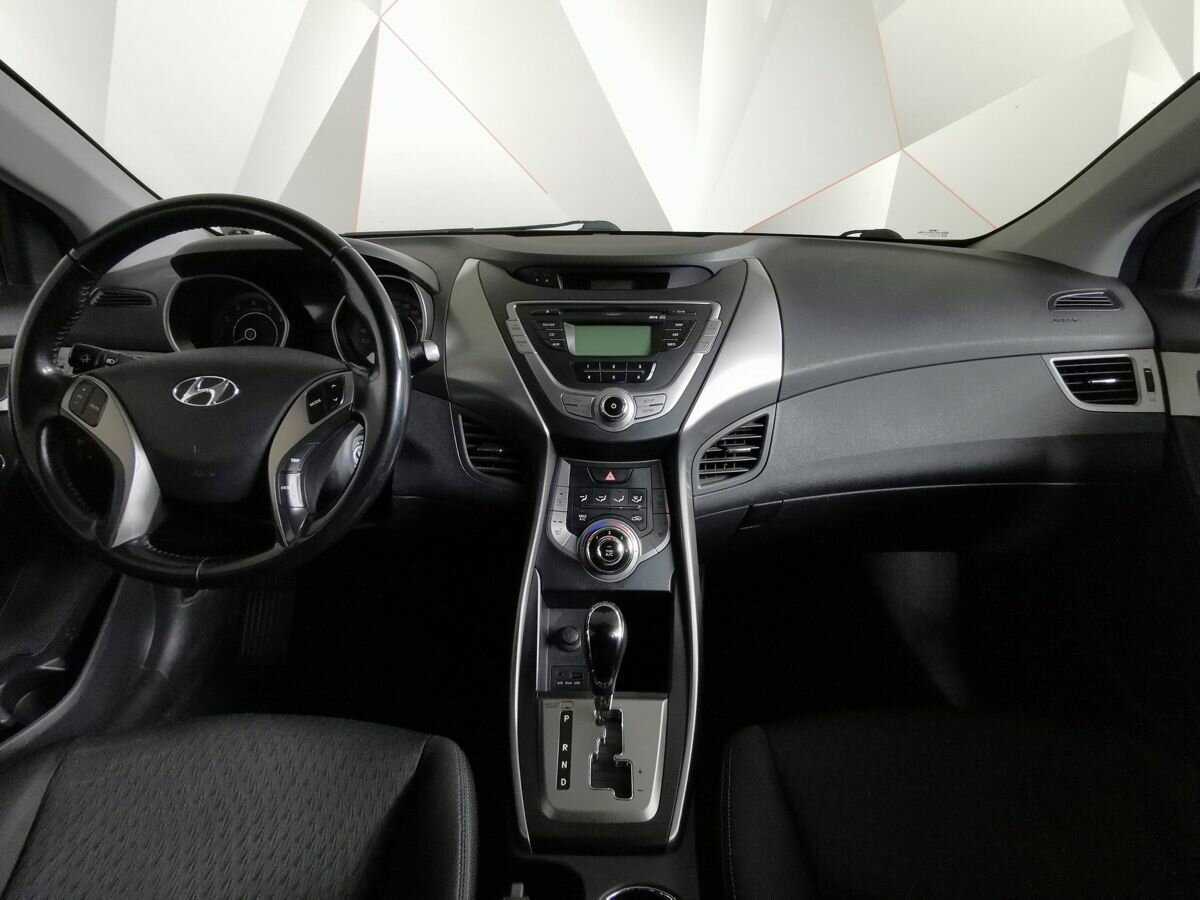 Hyundai Elantra 2012 года с пробегом. Фото: #9