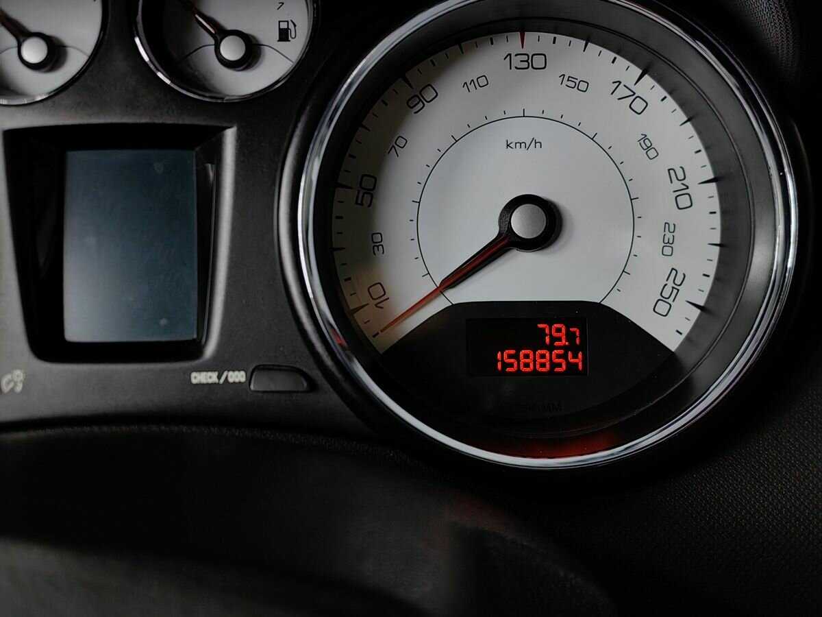 Peugeot 308 2012 года с пробегом. Фото: #14