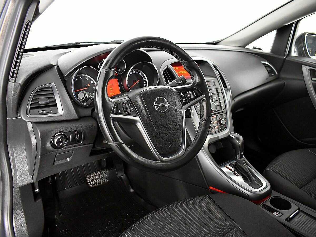 Opel Astra 2012 года с пробегом. Фото: #6