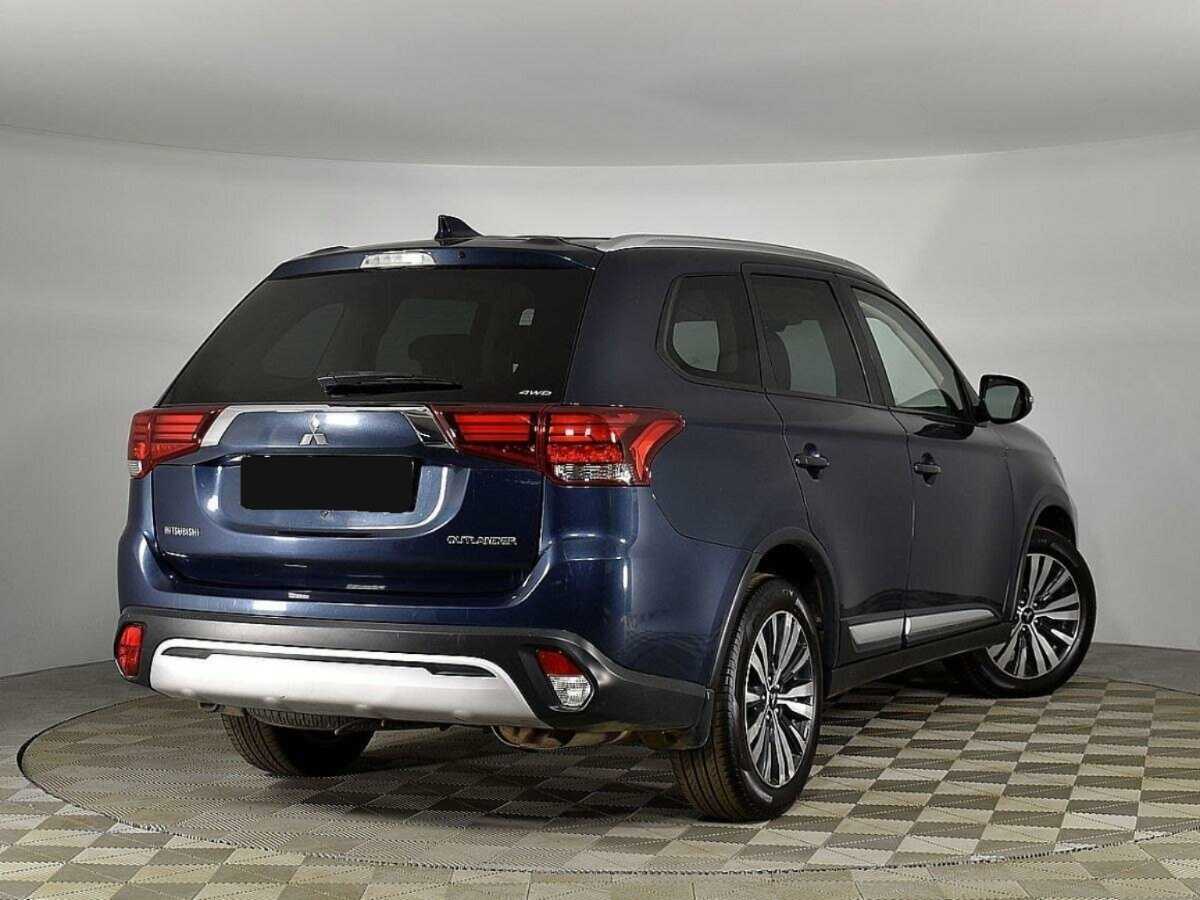 Mitsubishi Outlander 2018 года с пробегом. Фото: #1