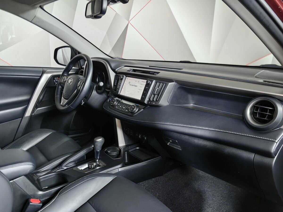 Toyota RAV4 2018 года с пробегом. Фото: #8