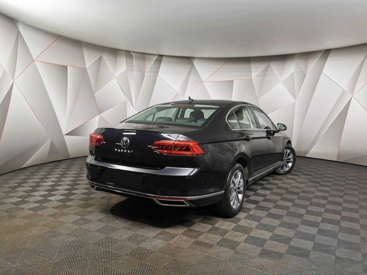 Volkswagen Passat 2021 года с пробегом. Фото: #1