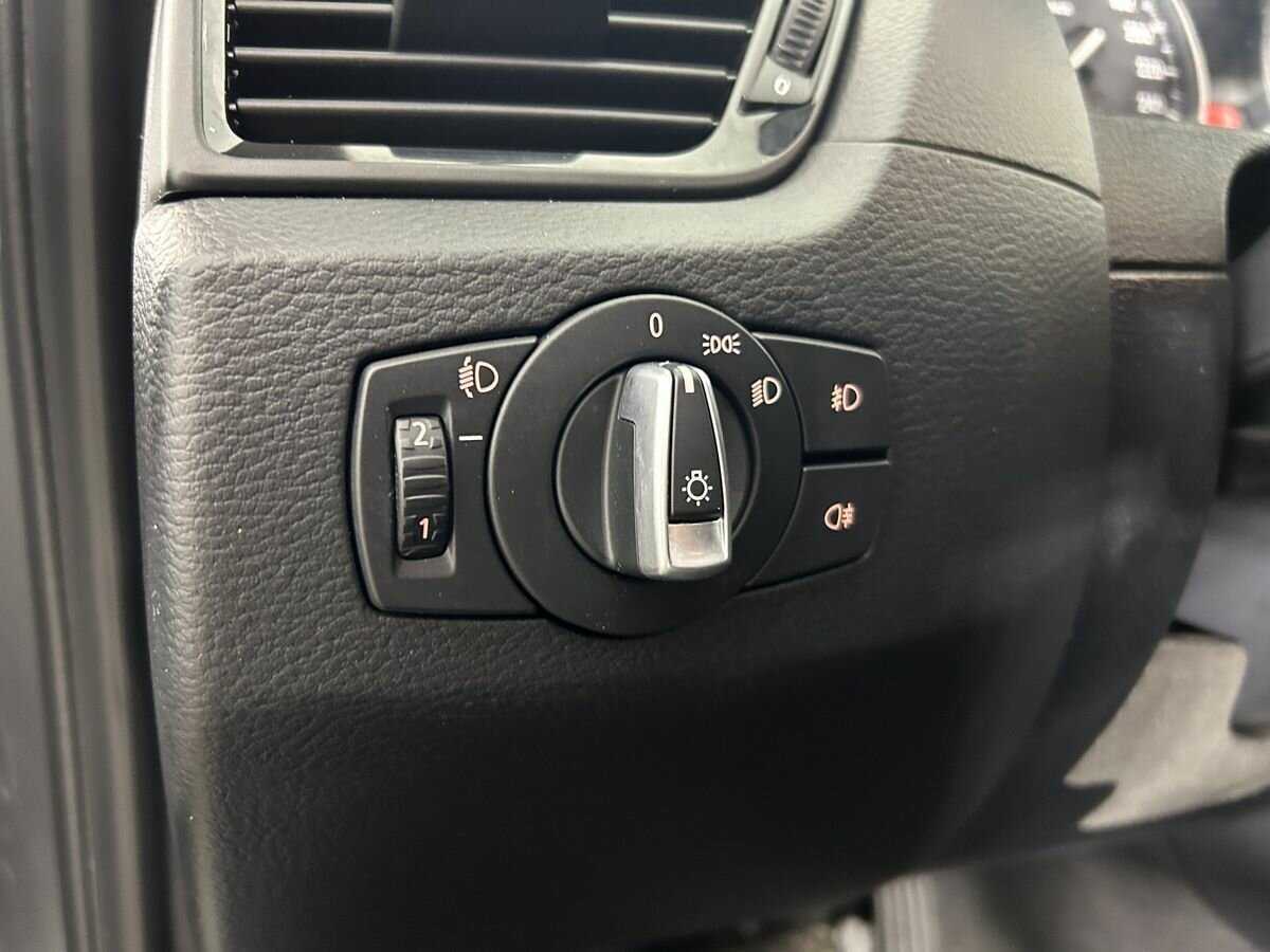 Б/У БМВ Икс1 2013 года. Фото: #7