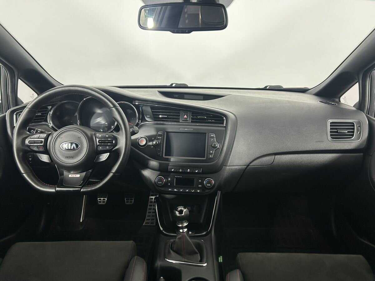 Б/У Киа Сид ГТ 2017 года. Фото: #6