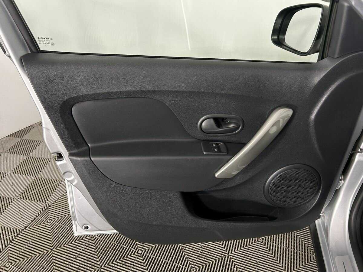 Б/У Рено Сандеро 2021 года. Фото: #7