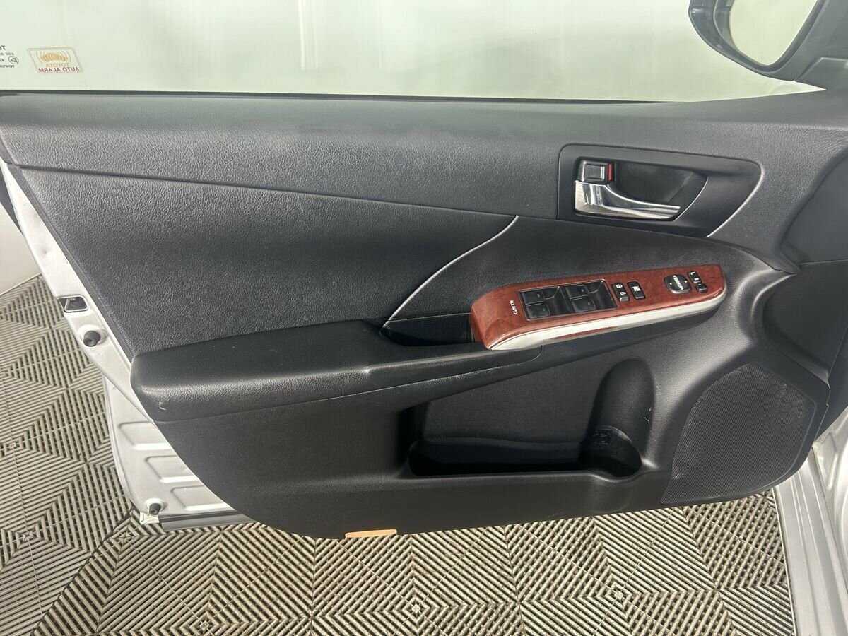 Б/У Тойота Камри 2013 года. Фото: #7