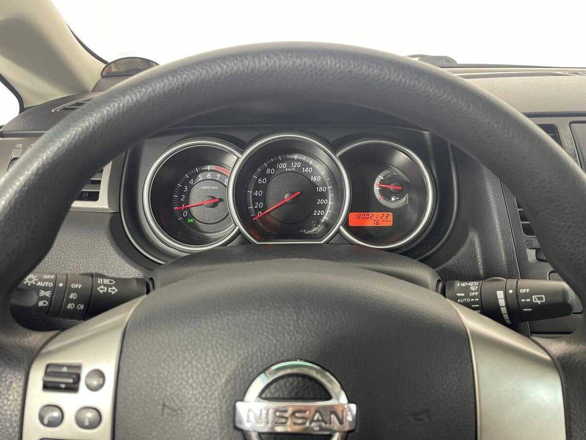 Nissan Tiida 2013 года с пробегом. Фото: #10