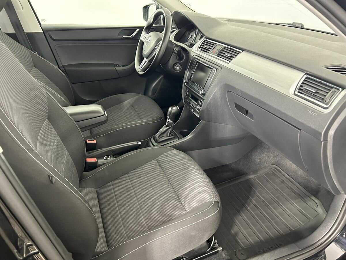 Б/У Шкода Рапид 2014 года. Фото: #13