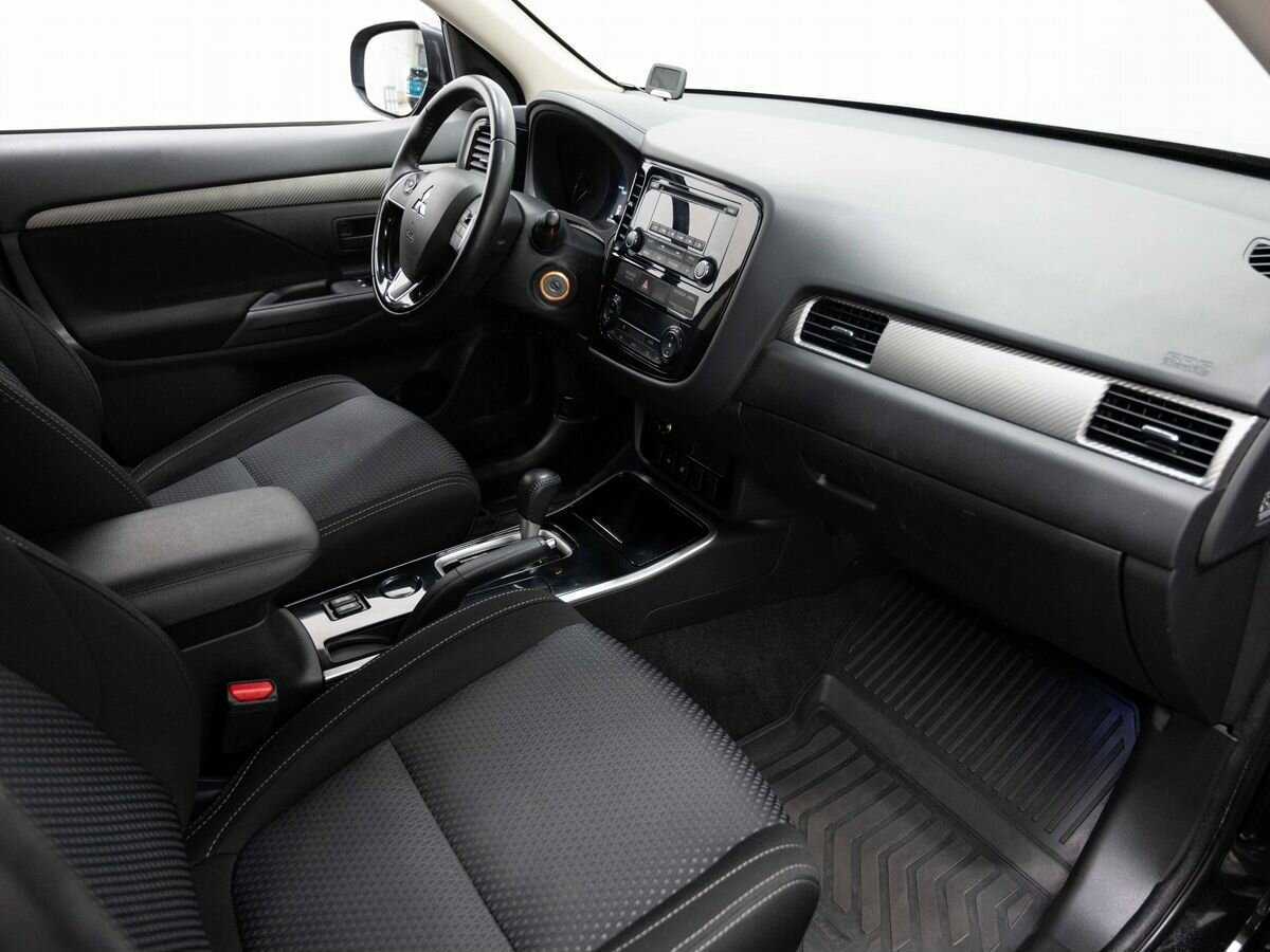Mitsubishi Outlander 2018 года с пробегом. Фото: #10