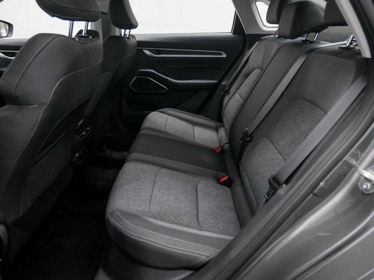 Б/У Джили Эмгранд 2023 года. Фото: #11