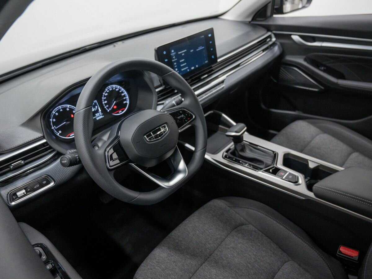 Б/У Джили Эмгранд 2023 года. Фото: #12