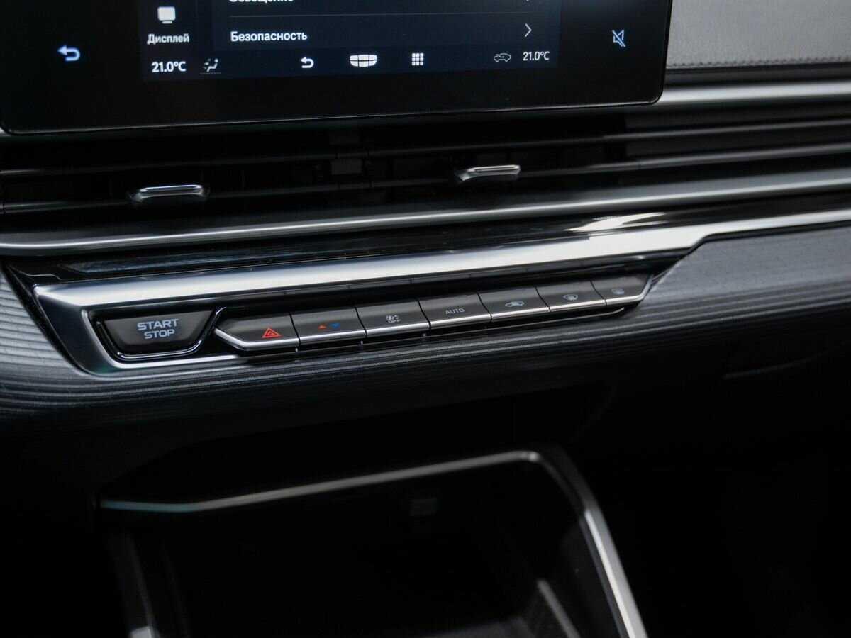 Б/У Джили Эмгранд 2023 года. Фото: #17