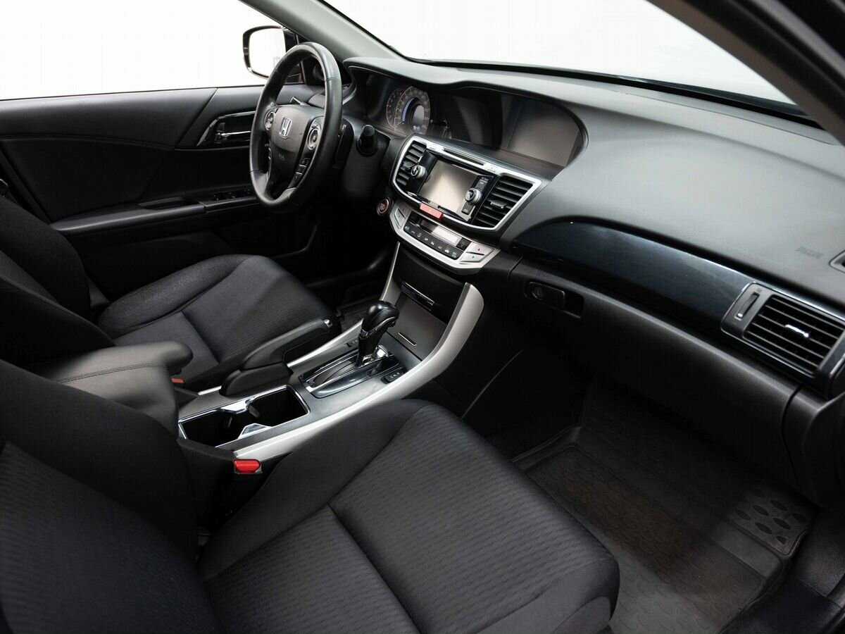 Honda Accord 2013 года с пробегом. Фото: #10