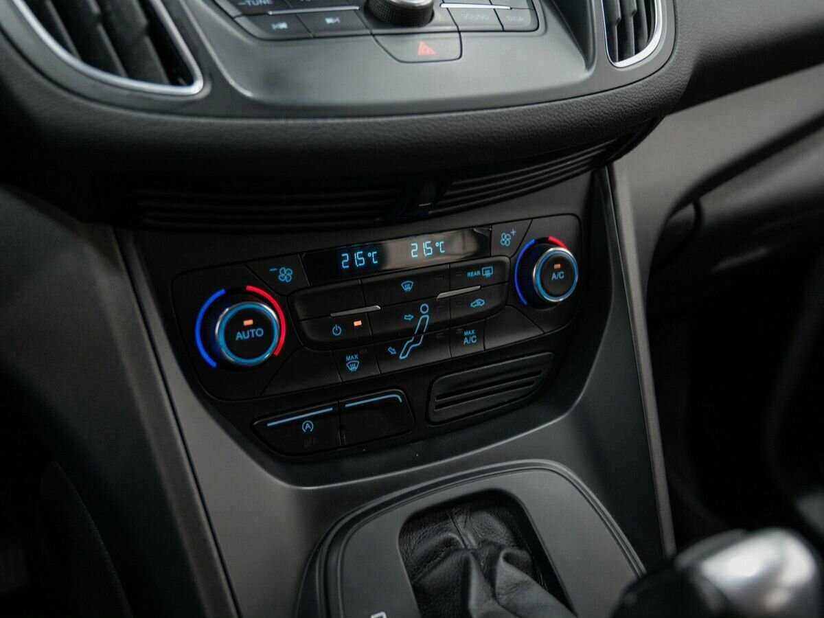 Б/У Форд Ц-Макс 2017 года. Фото: #17