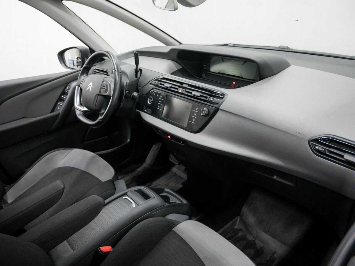 Б/У Ситроен Ц4 Пикассо 2016 года. Фото: #6