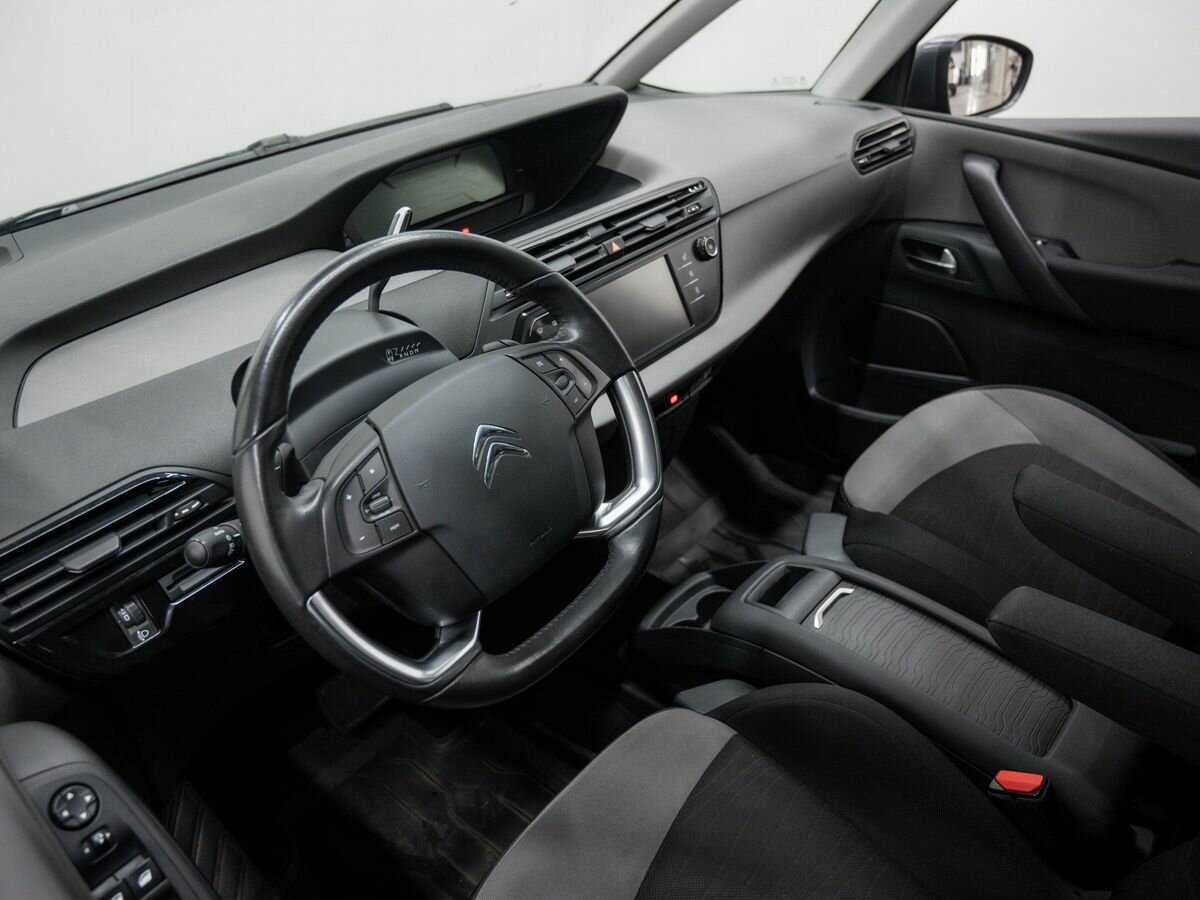 Б/У Ситроен Ц4 Пикассо 2016 года. Фото: #12