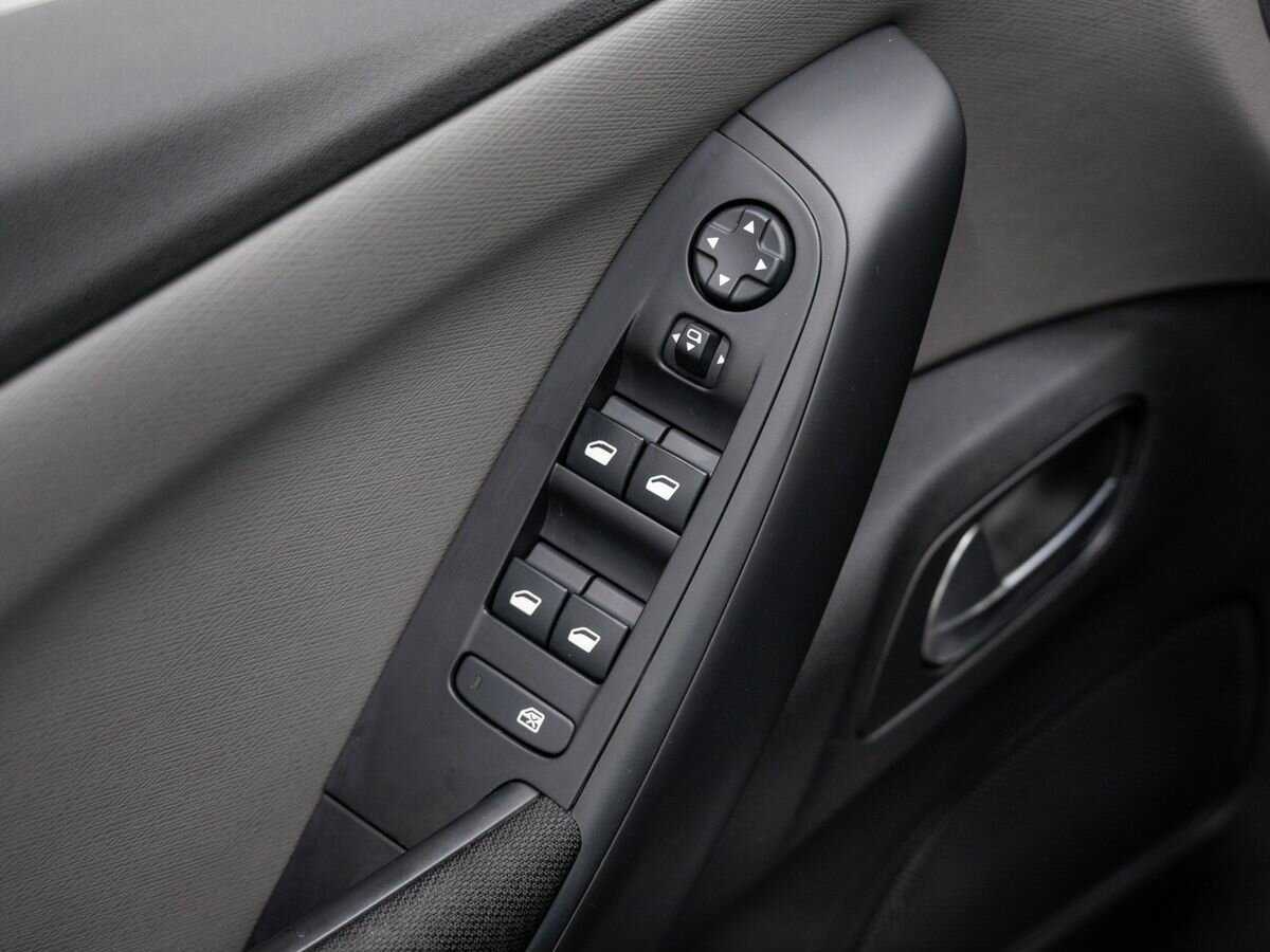 Б/У Ситроен Ц4 Пикассо 2016 года. Фото: #14