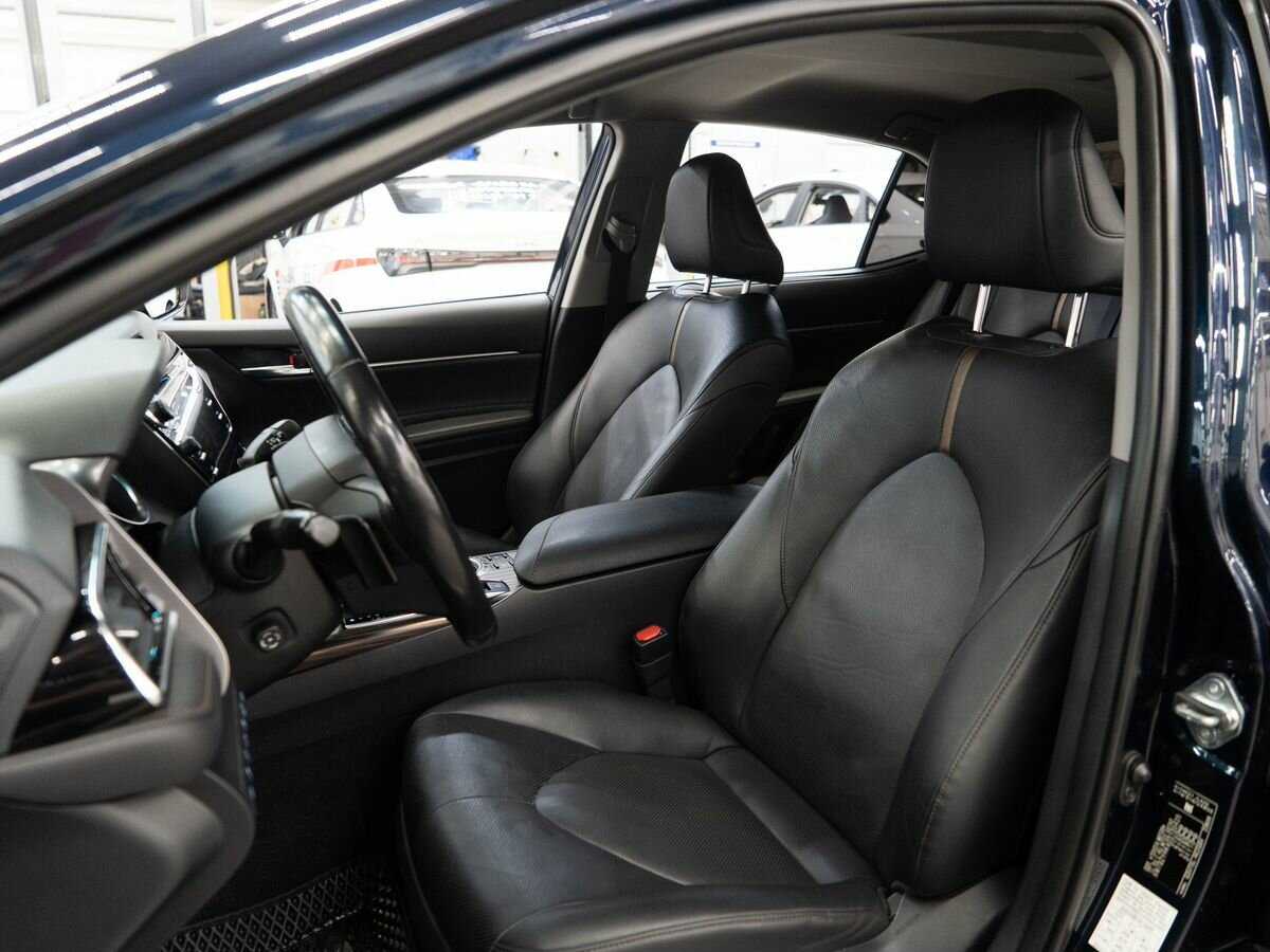 Toyota Camry 2018 года с пробегом. Фото: #6