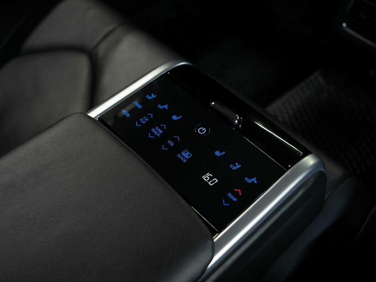 Toyota Camry 2018 года с пробегом. Фото: #17