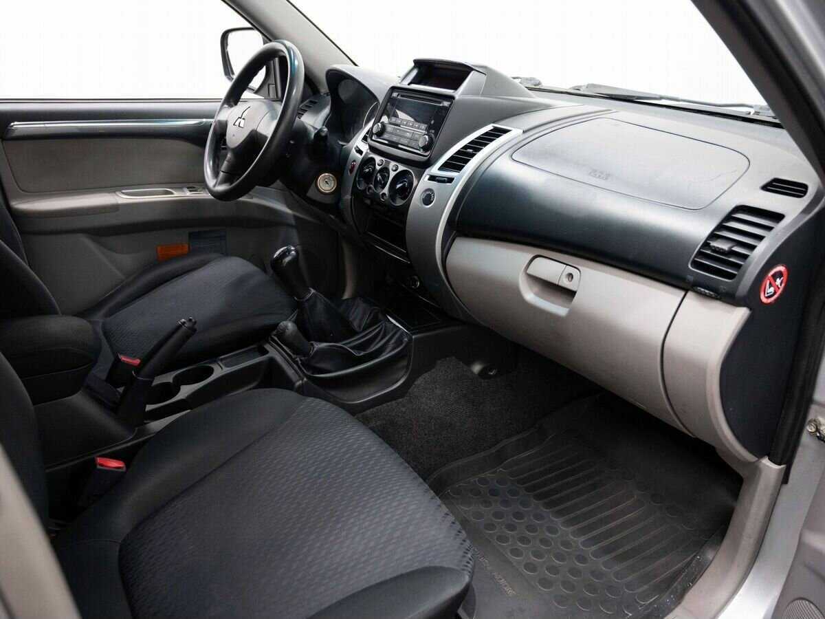 Б/У Митсубиши Паджеро Спорт 2014 года. Фото: #10