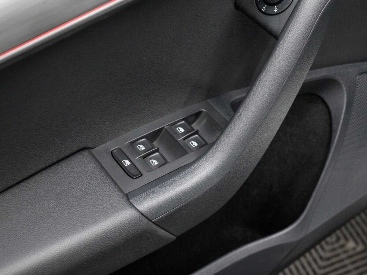 Б/У Шкода Октавия 2018 года. Фото: #12