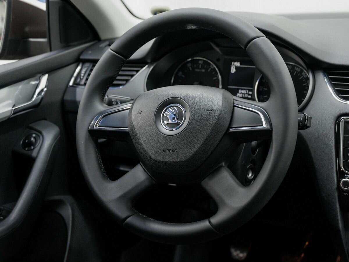 Б/У Шкода Октавия 2013 года. Фото: #10