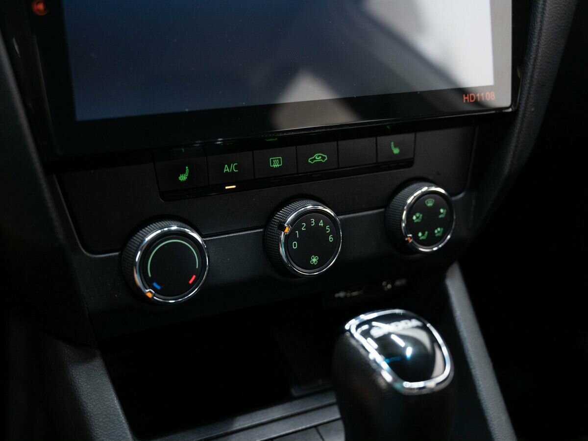 Б/У Шкода Октавия 2017 года. Фото: #17