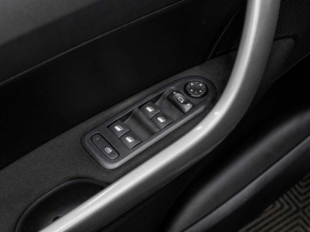 Б/У Пежо 408 2013 года. Фото: #14