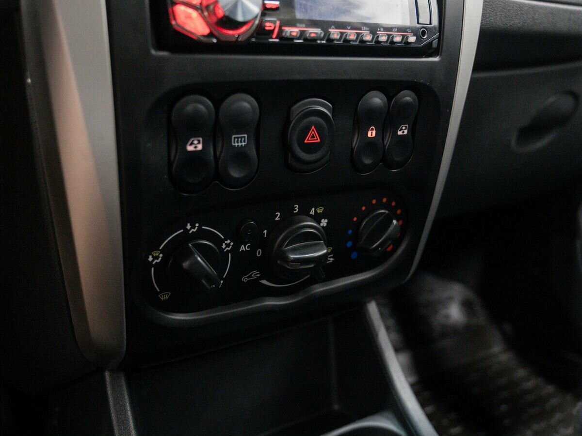 Б/У Ниссан Альмера 2013 года. Фото: #15