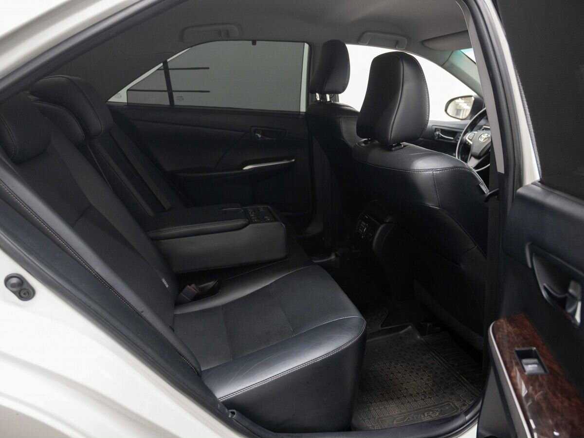 Б/У Тойота Камри 2014 года. Фото: #9