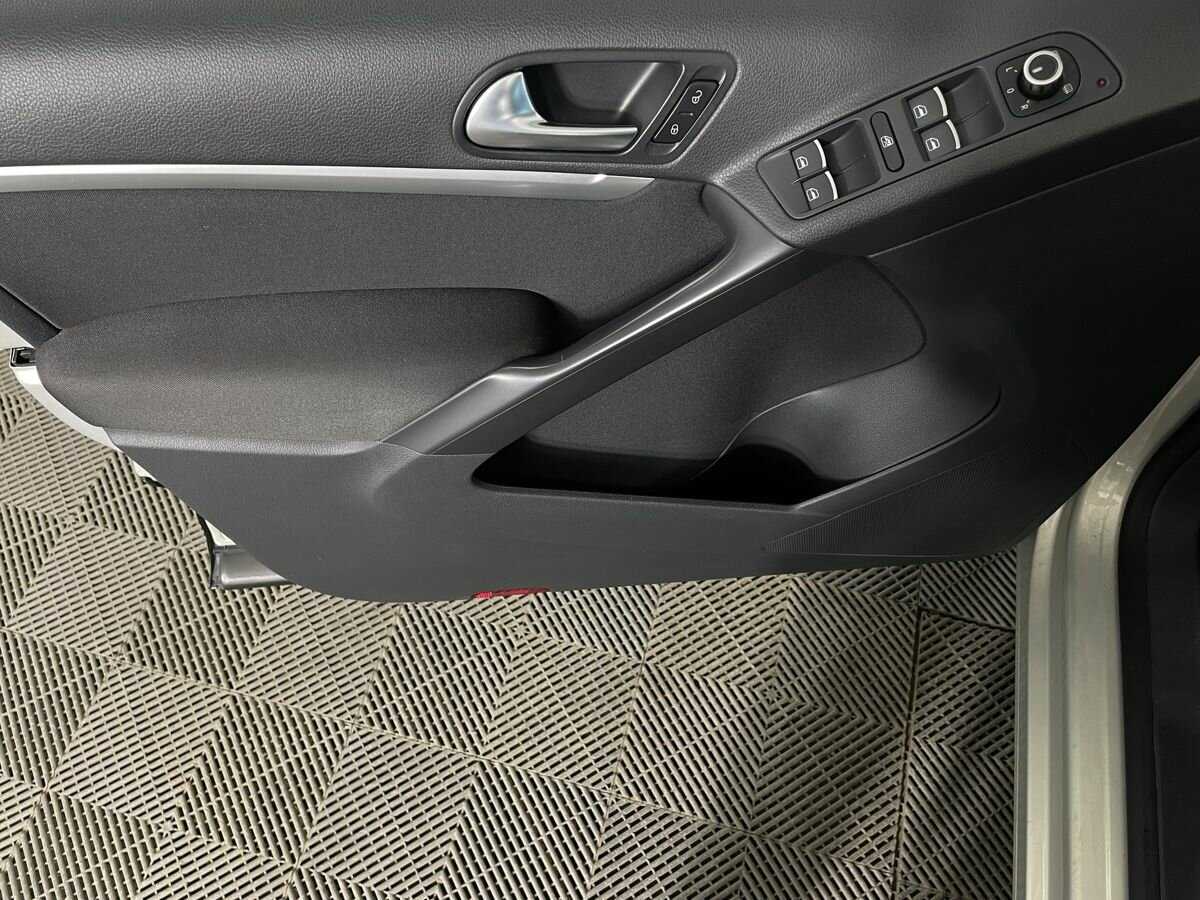 Volkswagen Tiguan 2012 года с пробегом. Фото: #7