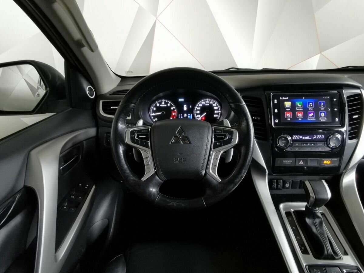 Mitsubishi Pajero Sport 2017 года с пробегом. Фото: #14