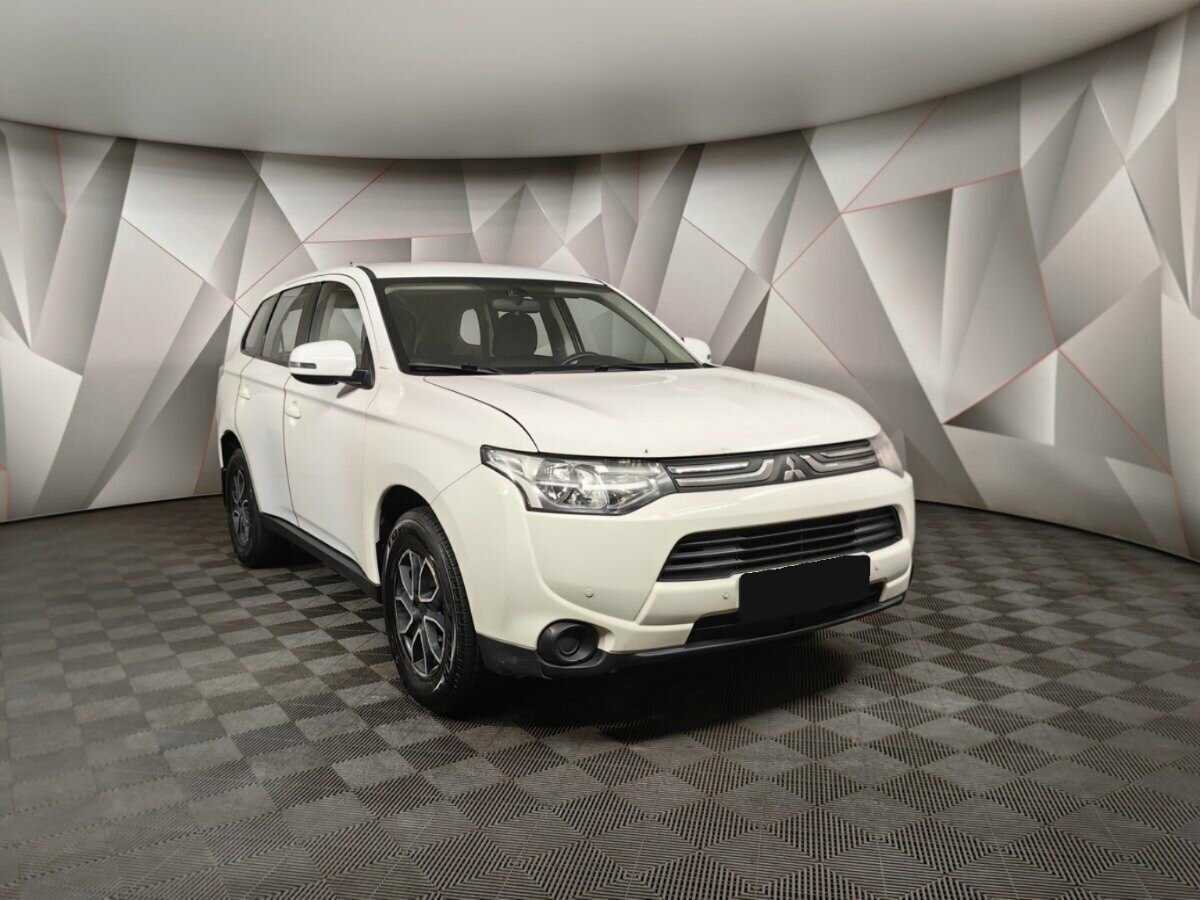 Mitsubishi Outlander 2012 года с пробегом. Фото: #2
