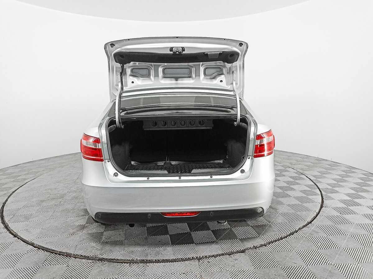 Б/У Лада (ВАЗ) Веста 2015 года. Фото: #9