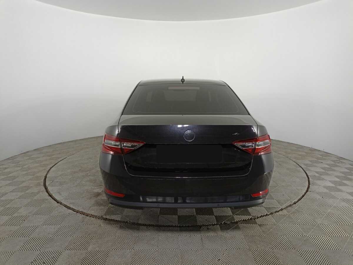 Skoda Superb 2018 года с пробегом. Фото: #5