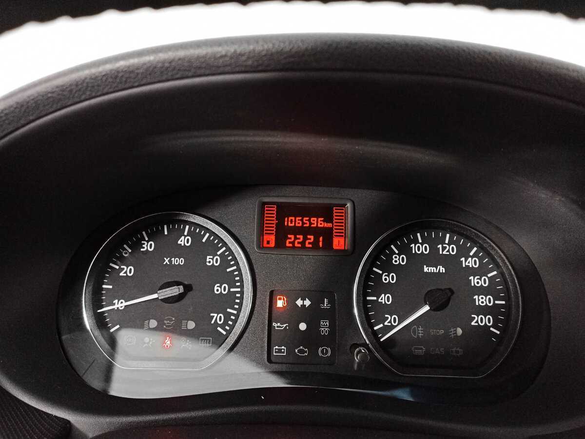 Б/У Рено Логан 2014 года. Фото: #10