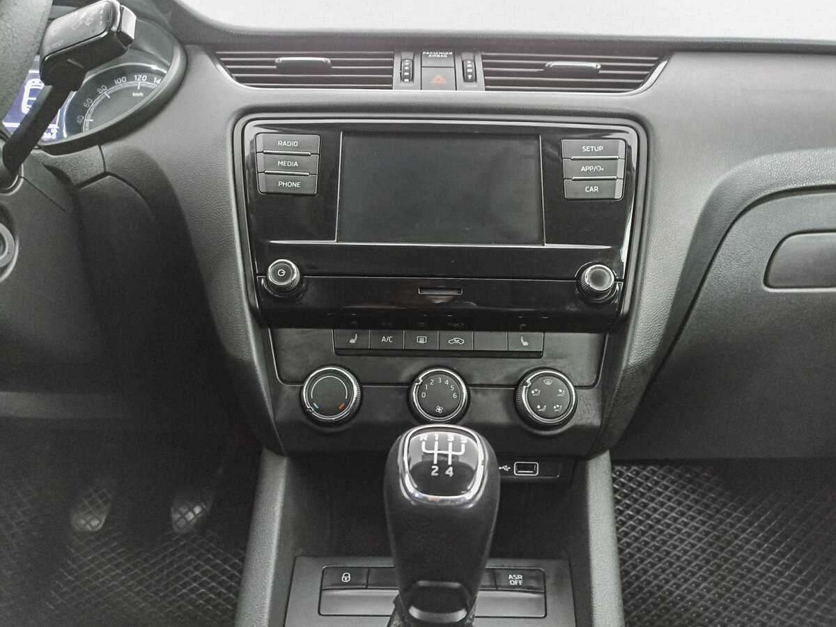 Б/У Шкода Октавия 2019 года. Фото: #12