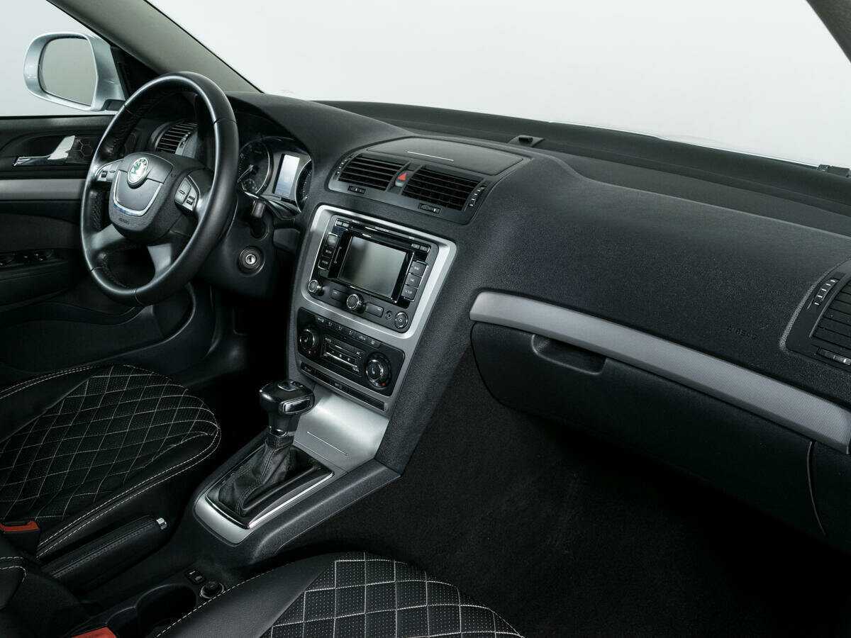 Б/У Шкода Октавия 2013 года. Фото: #8