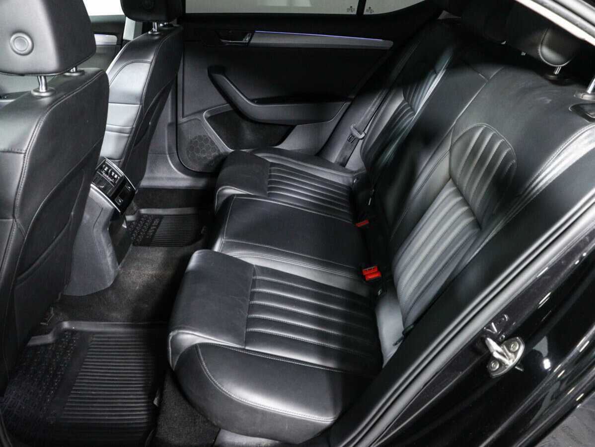 Б/У Шкода Суперб 2019 года. Фото: #9