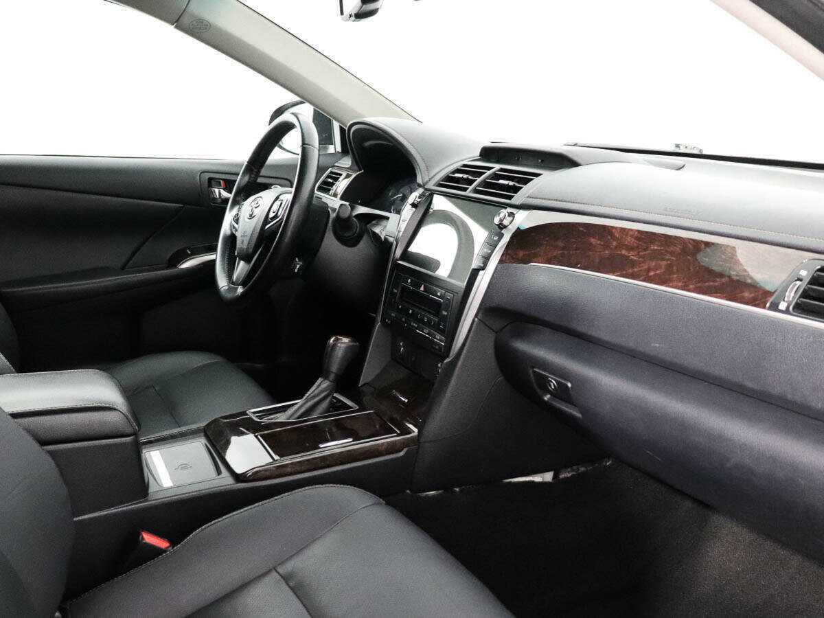 Б/У Тойота Камри 2017 года. Фото: #8