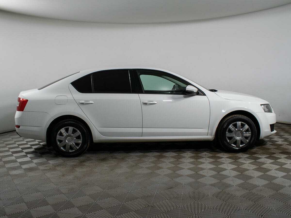 Б/У Шкода Октавия 2016 года. Фото: #3