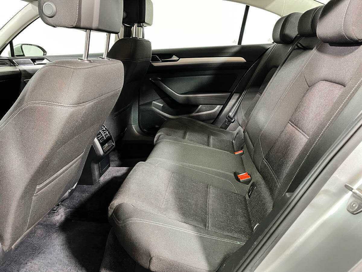 Б/У Фольксваген Пассат 2016 года. Фото: #9