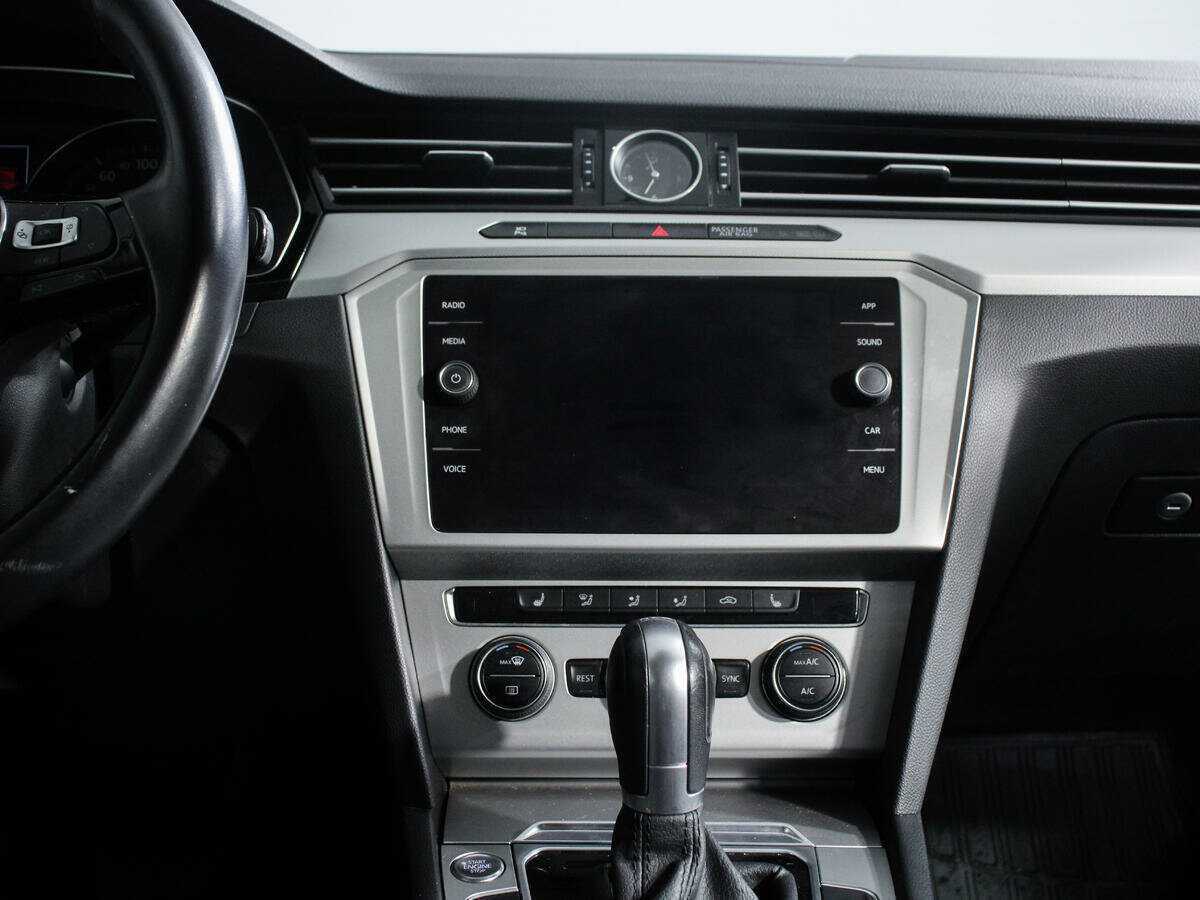 Б/У Фольксваген Пассат 2018 года. Фото: #12