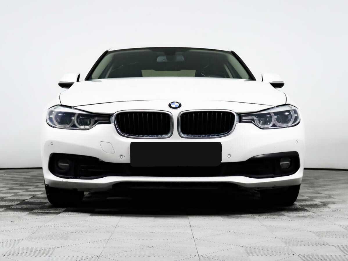 BMW 3 серии 2018 года с пробегом. Фото: #1
