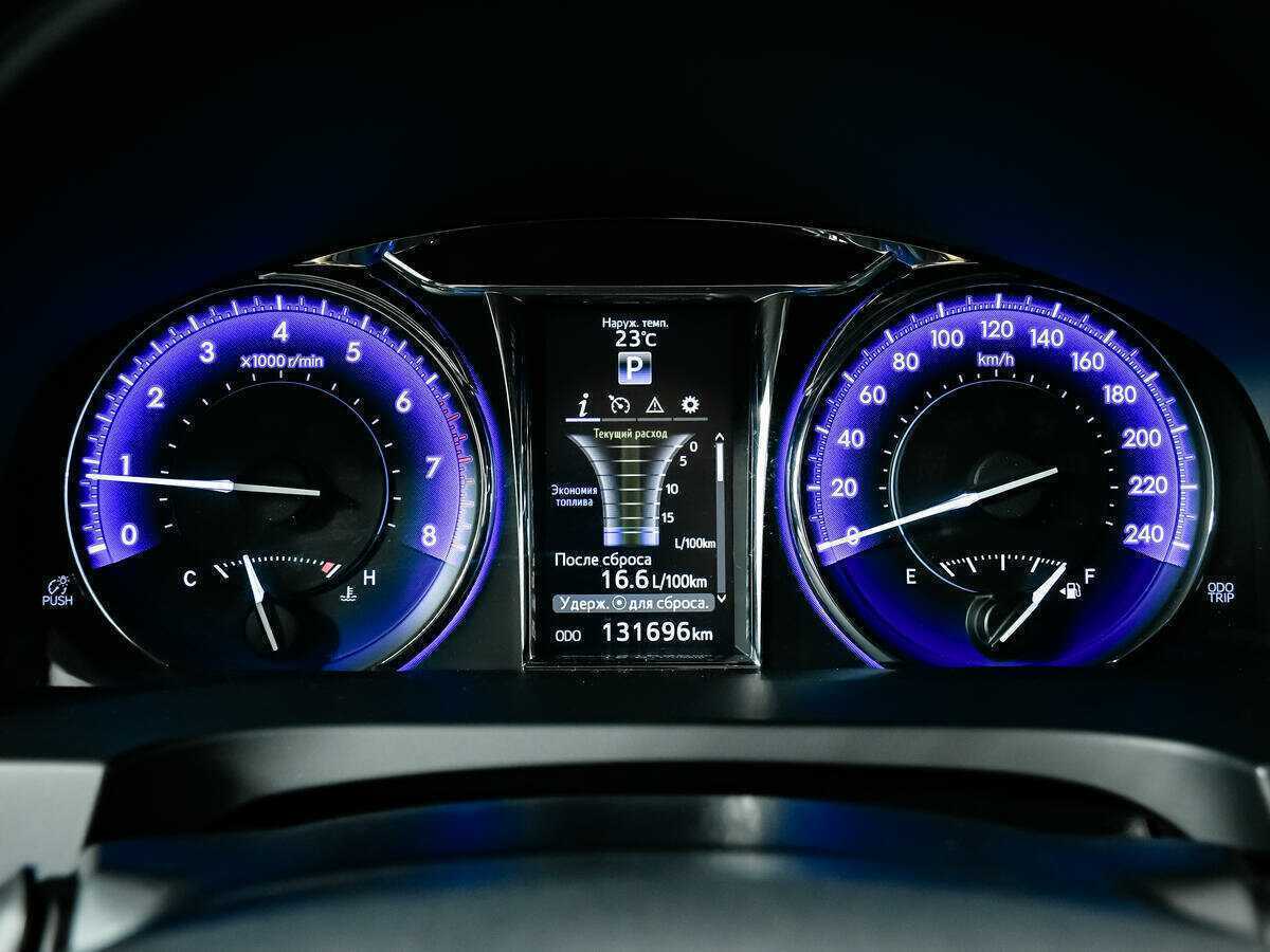 Б/У Тойота Камри 2016 года. Фото: #8