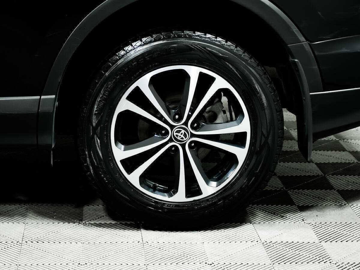 Toyota RAV4 2018 года с пробегом. Фото: #13