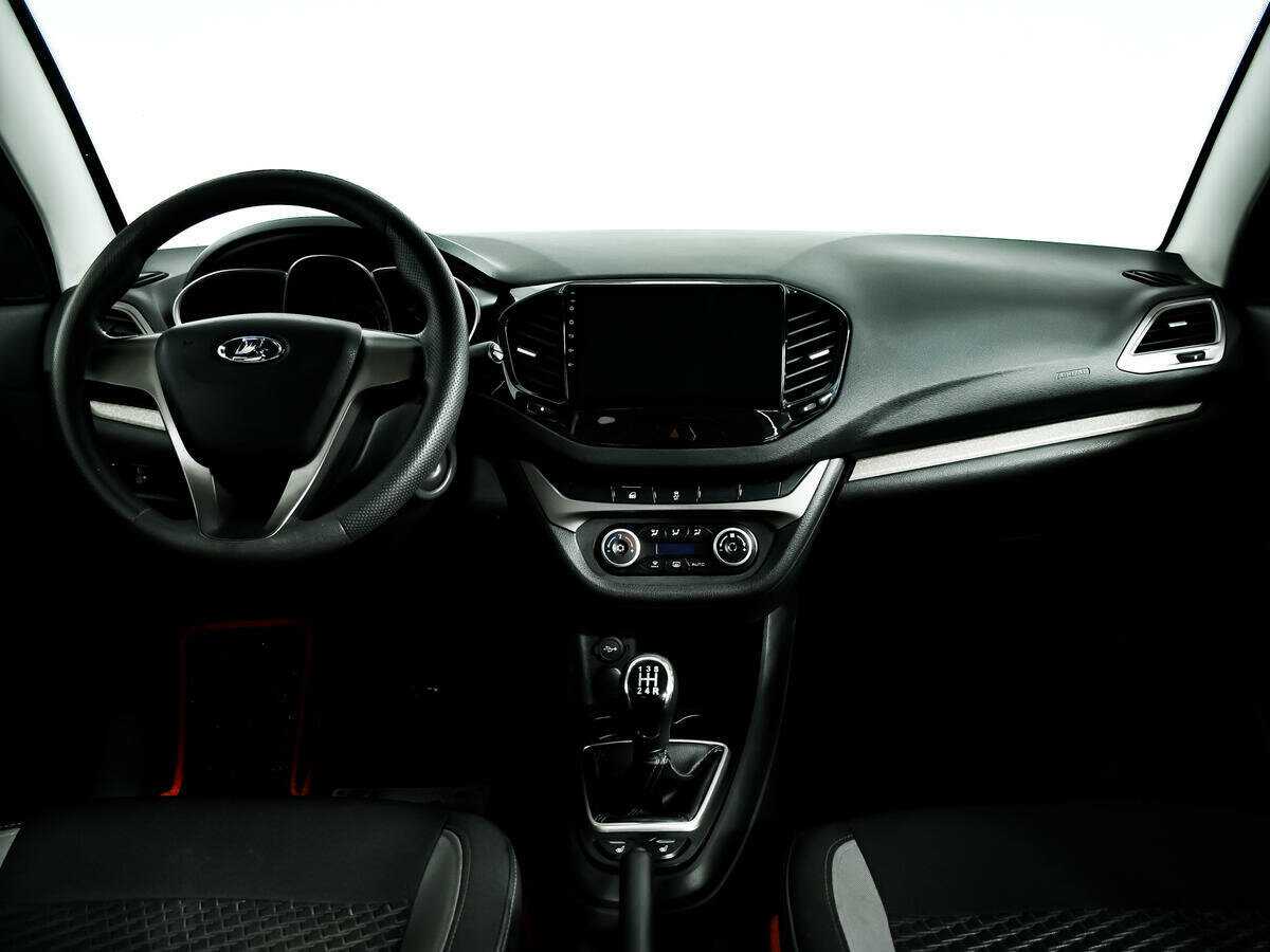 Б/У Лада (ВАЗ) Веста 2017 года. Фото: #10